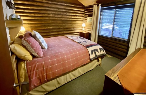 Gooderham Cottage | The Goodlodge- Summer Getaway