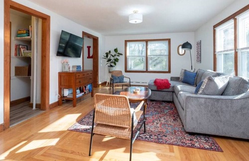 Montville House | The Grace House · Walk to Mohegan Sun Casino!