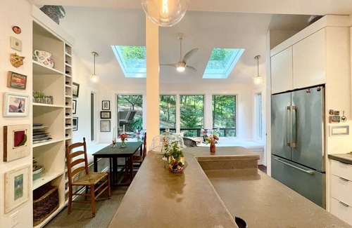 Oxford House | The Grace, Peaceful Escape by Velvet Ditch Villas
