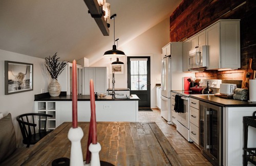 Suttons Bay House | The Granary BB at NorthFarm! 3-bedroom house with AC, WiFi, 3miles from Leland!