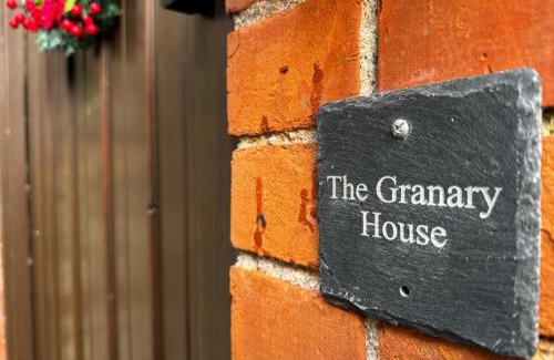 Plympton Apartment | The Granary House - Long Stayz