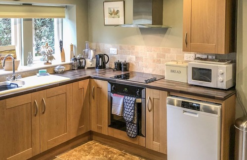 Appleton-le-Moors Cottage | THE GRANARY, pet friendly, with open fire in Appleton-Le-Moors