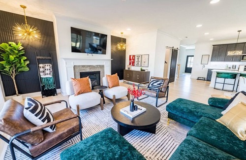 Apex House | “The Grande” 8 BR/8BA Downtown Apex, 2 Game Rooms!