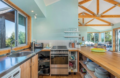 Hahei House | The Grandstand - Hahei Holiday Home