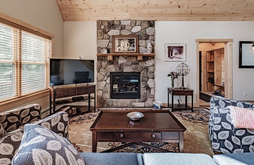 Bethel Ski Chalet | The Granite Chalet - Newly constructed Chalet close to downtown Bethel, short drive to Sunday River