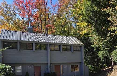 Lincoln House | The Granite Ledge: 3 bed,1.5 bath townhouse w/AC. Across from Loon MTN, Sleeps 8
