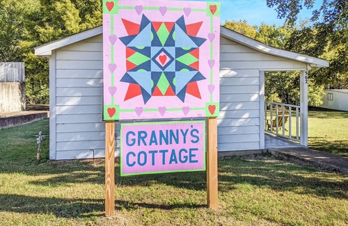 Mountain View Cottage | The Granny Cottage ~ on Main Street