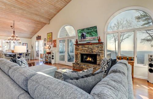 Big Canoe House | The Grateful Den - Cozy retreat in Big Canoe