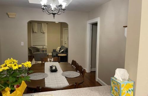 Lynchburg House | The Gray Lounge