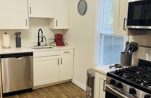 New Albany House | The Grayson! Cozy 3bedroom 1bath home, 12 min from downtown Louisville!