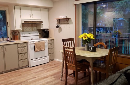 Oakridge House | The Great Escape. 2bdrm 1 bat