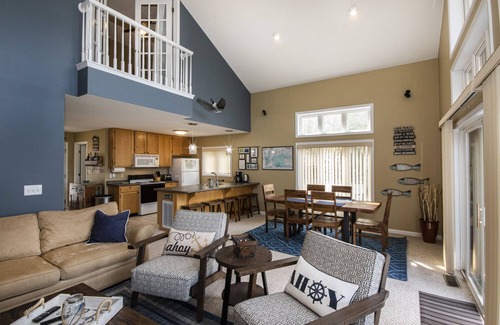 La Follette House | The Great Escape at Norris Lake- Waterfront Stay w/Dock, Deck, & Sunset Views