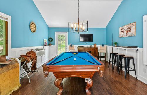 Albrightsville House | The Great Escape by AvantStay Game Room Hot Tub