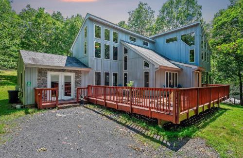 Albrightsville House | The Great Escape by AvantStay Game Room Hot Tub