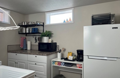 Twin Falls House | The Great Indoors! King, Twins, Tent & S'mores!