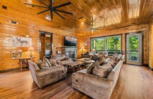 Gatlinburg House | The Great Maple Retreat by Stony Brook Cabins