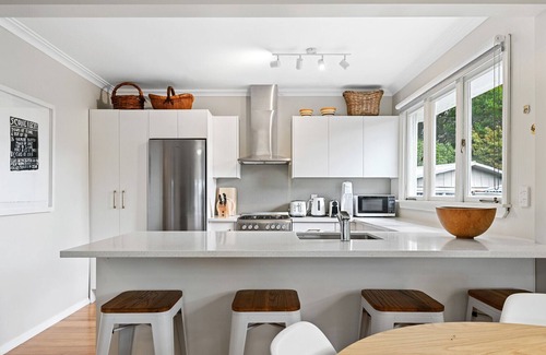 Lynmore House | The Green Door - Rotorua Holiday Home