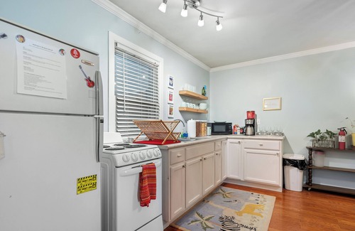 Donelson Apartment | The Green Retreat w/Cereal Bar! - Great Location Close to BNA