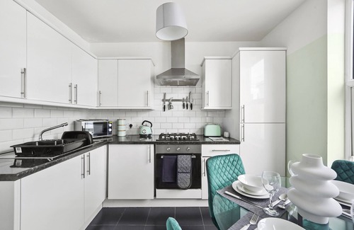 Bristol Apartment | The Green Suite in Bristol City Centre