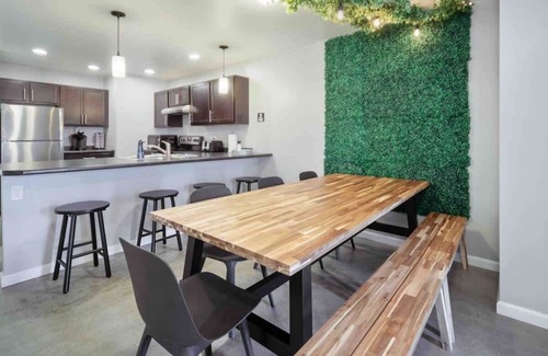 South Hill House | The Greenhouse: Modern Rural Escape