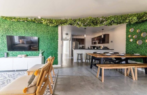 South Hill House | The Greenhouse: Modern Rural Escape