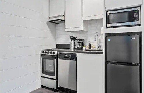 Poncey-Highland Apartment | THE GRETA - Walkable/Downtown/Rooftopn