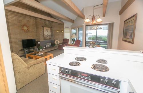 Ocean Shores Apartment | The Grey Gull