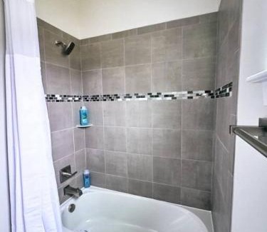 Franklin House | The Grey Havens Spacious Cozy 3 bed