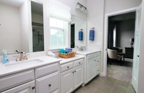 Franklin House | The Grey Havens Spacious Cozy 3 bed
