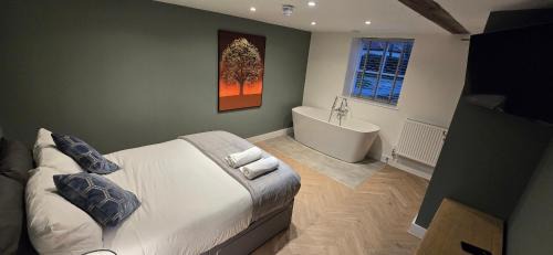 Hethel Apartment | The Greyhound Pub
