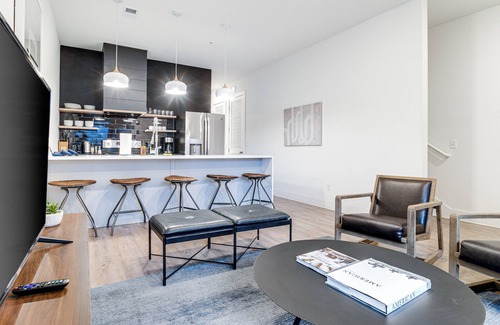 Music Row Apartment | The Grove #4 by AvantStay | Perfect Music Row Location