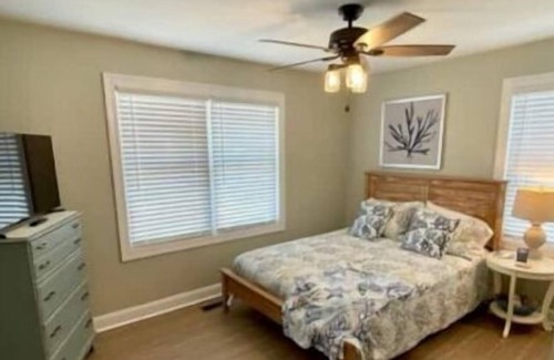 Morehead City Apartment | The Grove House Near the Sea - Newly Renovated 6 minutes from downtown