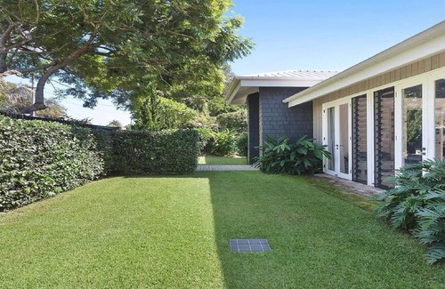 Wamberal House | THE GROVE | Pool, Short walk to beach | Accom Holidays