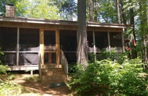 Boulder Junction Cabin | The Guest Cabin - Lakeside cabin with large screened in porch and fireplace