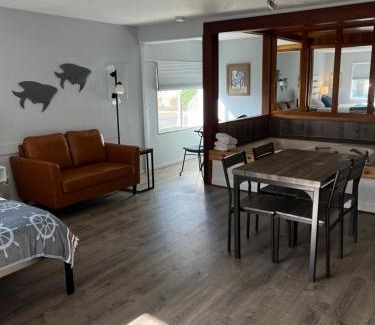 Downtown Cannon Beach Hotel | The Guesthouse Ocean View Cottages