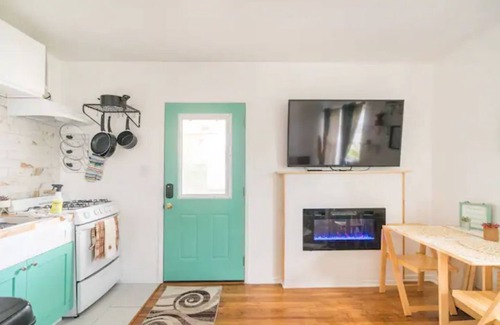 East San Gabriel House | The GuestHouse W/King Bed & Private courtyard