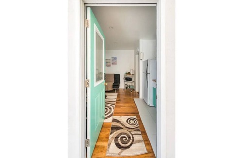 East San Gabriel House | The GuestHouse W/King Bed & Private courtyard