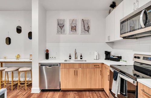 The Gulch Apartment | The Gulch Between Nashville's Music Row/Downtown Luxury Apt. walk to Broadway.