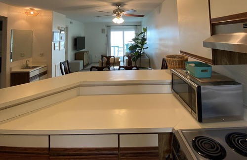Wilmington Beach Condo | The GypSea, 2BR/2BA beachfront Sand Pebbles condo