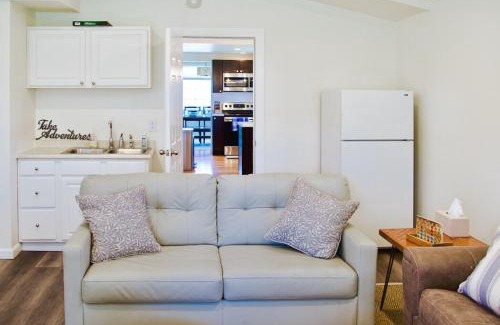 Malletts Bay Villa | The H Cottage - free mooring - beach access