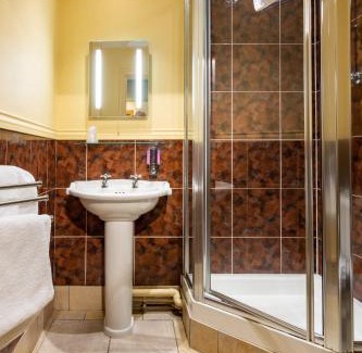 Mudford Hotel | The Half Moon Inn and Country lodge