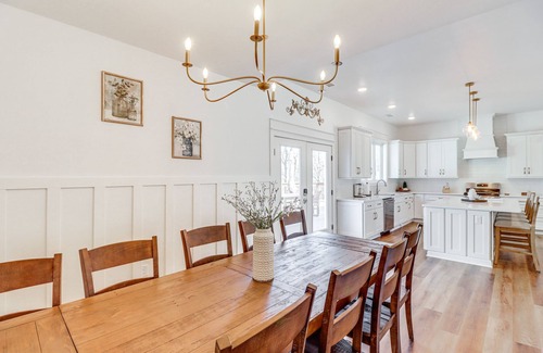 Heber Springs House | 'The Hamilton Heber Springs' Home w/Hot Tub!