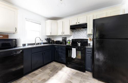 South Nashville House | The Hamilton - In Trendy WeHo & 1 mile to Broadway