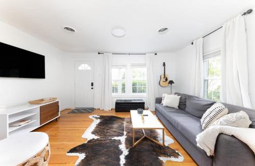 South Nashville House | The Hamilton - In Trendy WeHo & 1 mile to Broadway