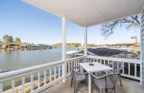 Rockwell Apartment | The Hamilton - Lakefront & Studio Suites, Hot Springs