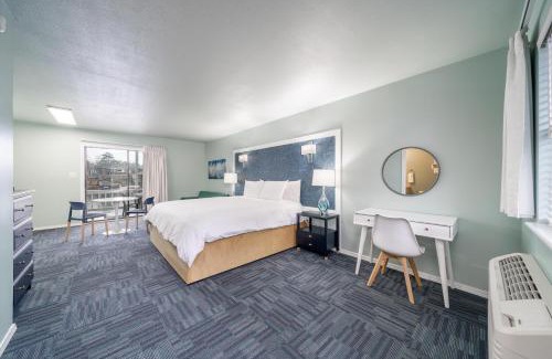 Rockwell Apartment | The Hamilton - Lakefront & Studio Suites, Hot Springs