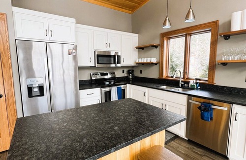 Logan Cabin | The Hangar House by Retreats at HHSW