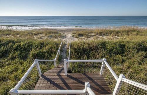 Pine Knoll Shores House | The Hanner home