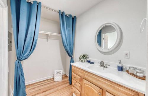 Fig Garden Apartment | The Happy Hideaway 1BR Unit