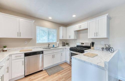 Fig Garden Apartment | The Happy Hideaway 1BR Unit